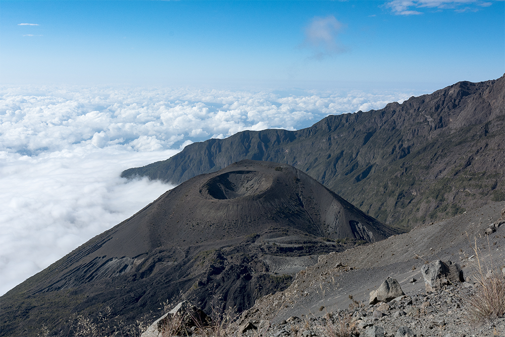 MOUNT MERU Image